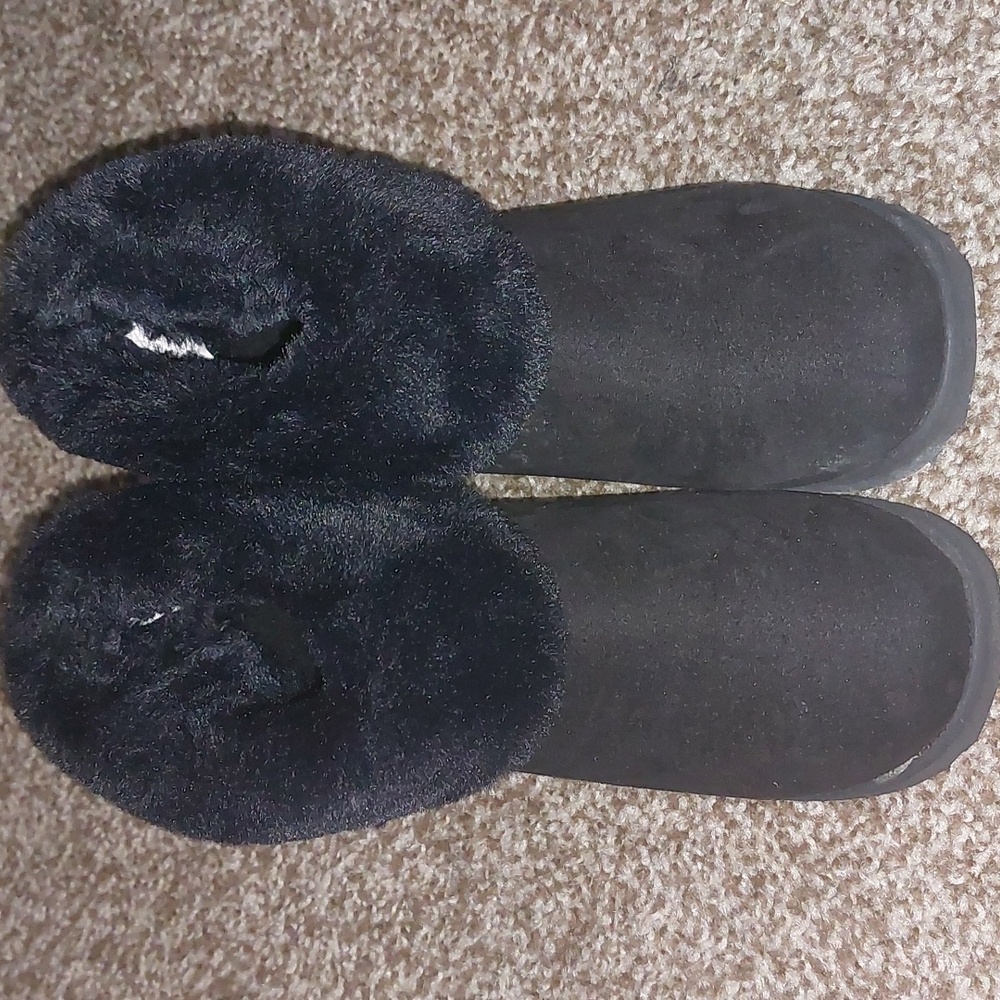 Black Boots with faux fur